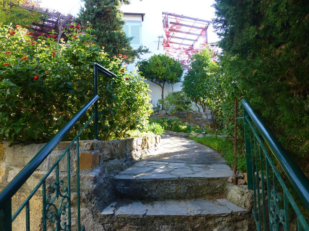 Efterpi Apartment Myrina Exterior photo